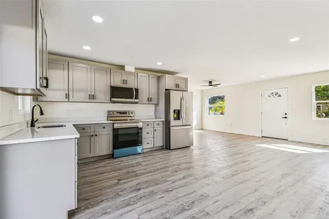 3430 Applewood Terrace N Pinellas Park FL 33781