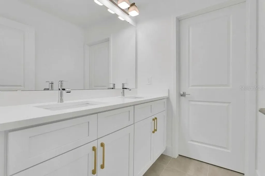 106 Elena Lavin Circle Orlando FL 32807