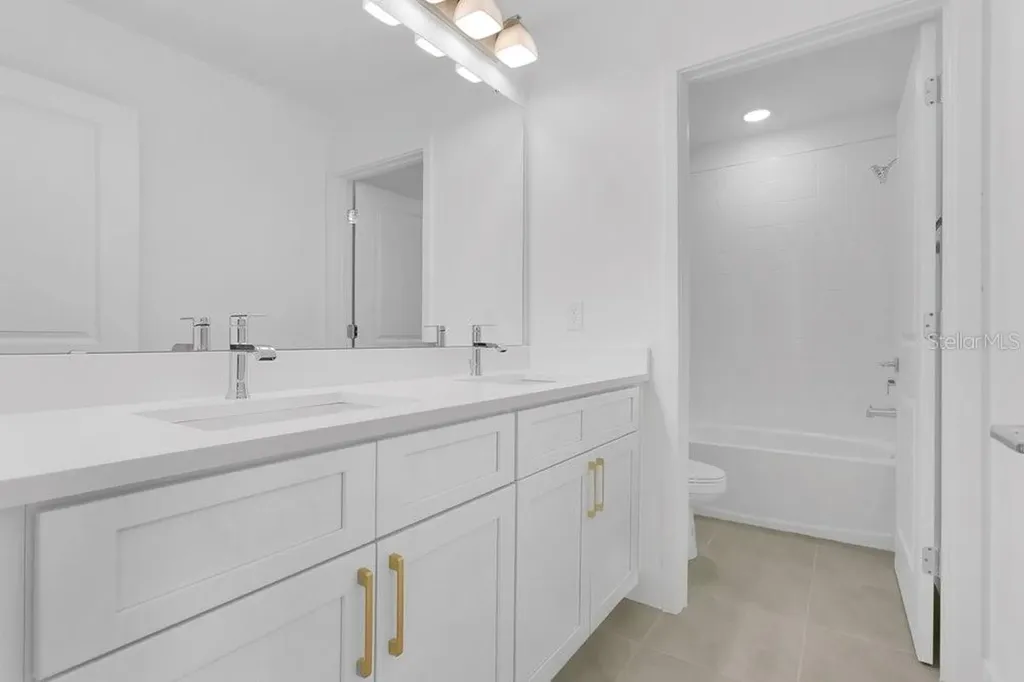 106 Elena Lavin Circle Orlando FL 32807