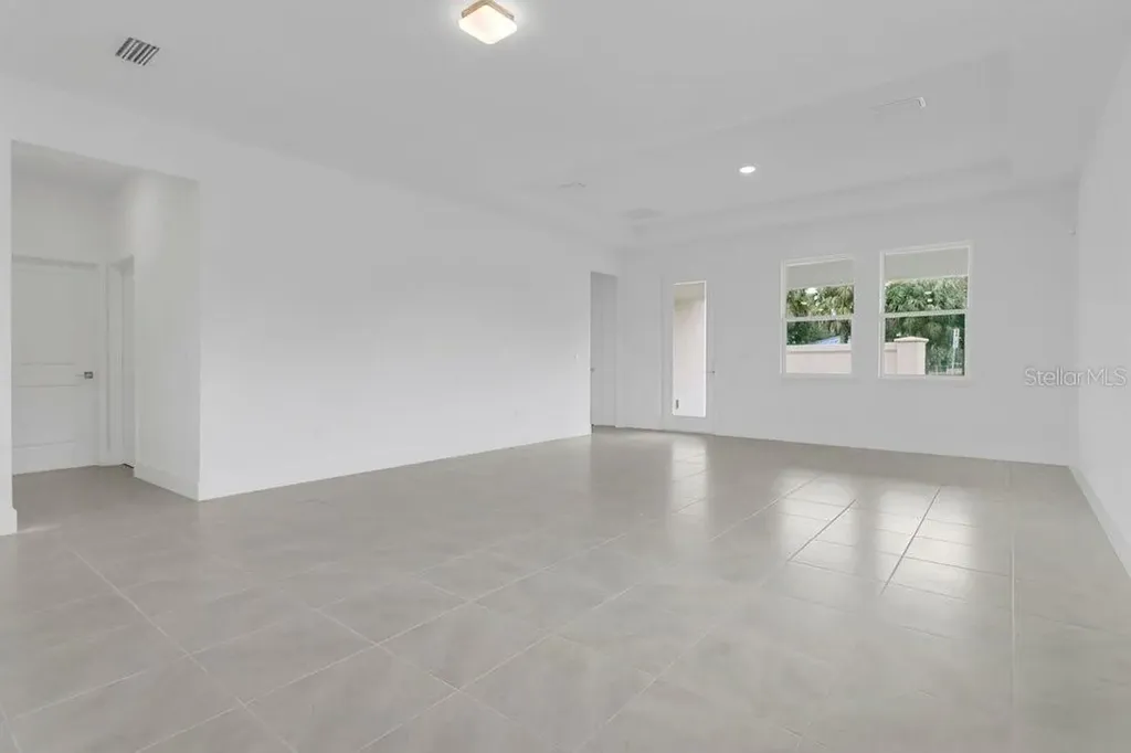 106 Elena Lavin Circle Orlando FL 32807