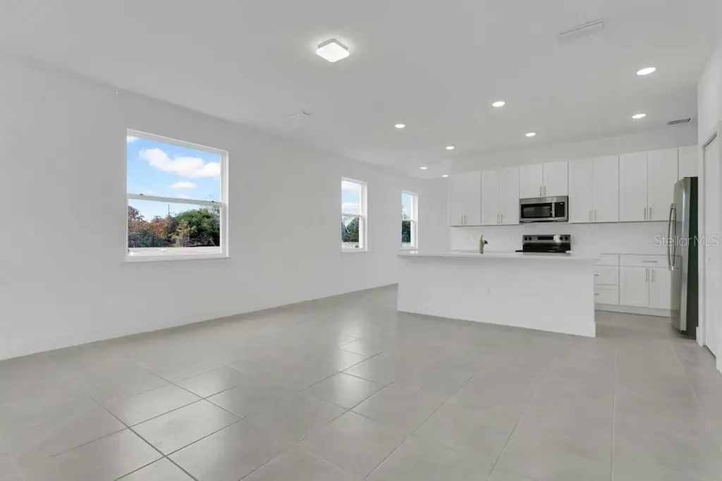 106 Elena Lavin Circle Orlando FL 32807