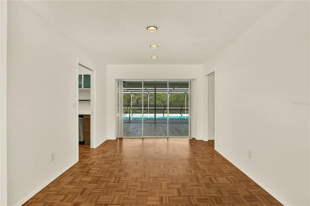 2670 Red Oak Court Clearwater FL 33761