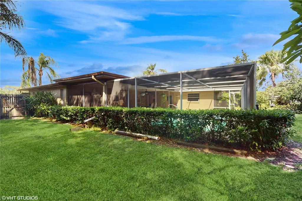 2670 Red Oak Court Clearwater FL 33761
