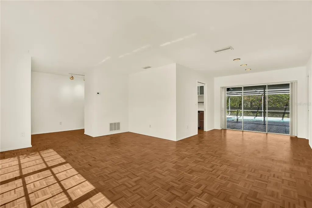 2670 Red Oak Court Clearwater FL 33761