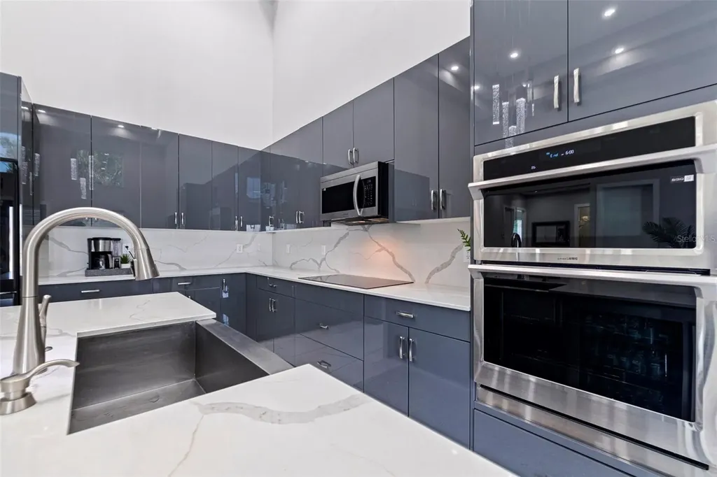6396 18th Street N St Petersburg FL 33702