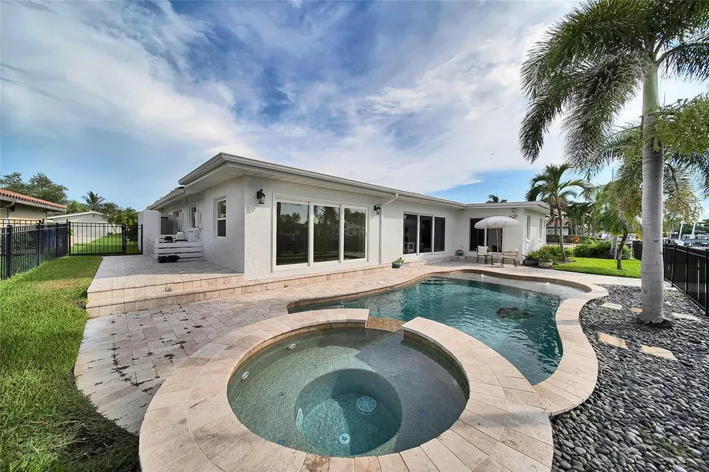 2025 Michigan Avenue NE St Petersburg FL 33703