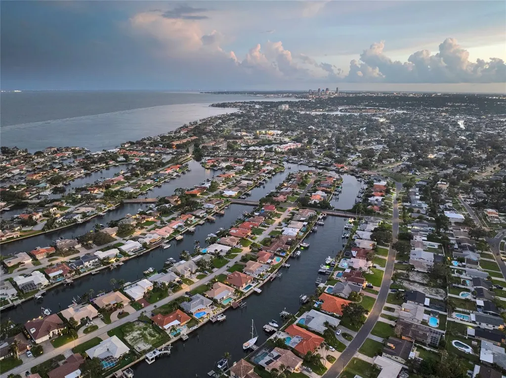 2025 Michigan Avenue NE St Petersburg FL 33703
