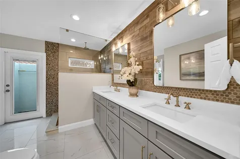 2025 Michigan Avenue NE St Petersburg FL 33703