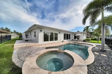 2025 Michigan Avenue NE St Petersburg FL 33703