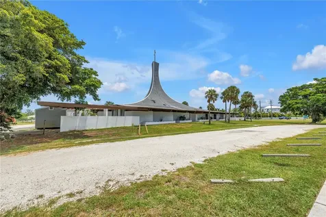 6608 Marina Drive Holmes Beach FL 34217