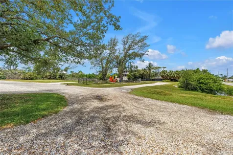 6608 Marina Drive Holmes Beach FL 34217