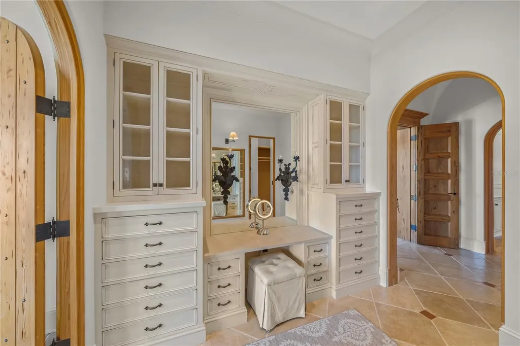 139 S Washington Drive Sarasota FL 34236