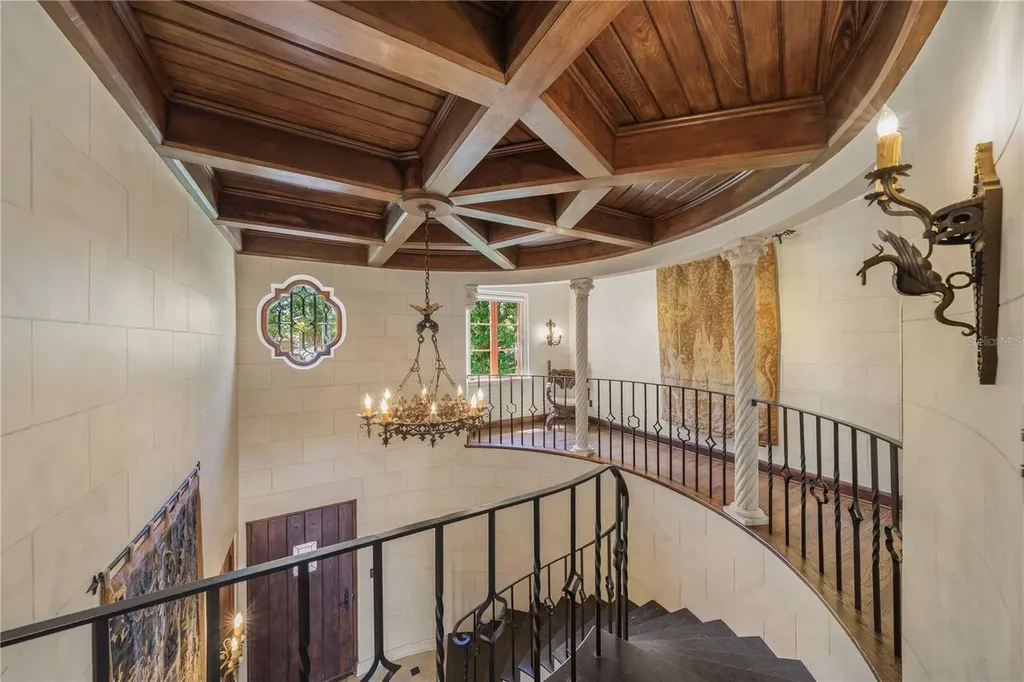 139 S Washington Drive Sarasota FL 34236