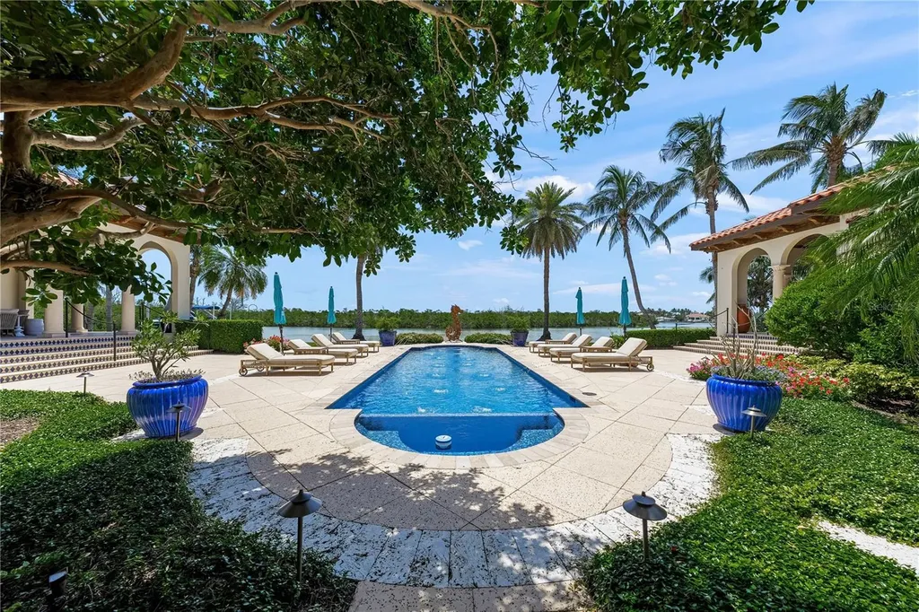 139 S Washington Drive Sarasota FL 34236