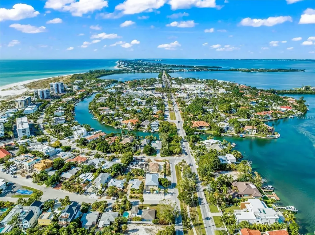 139 S Washington Drive Sarasota FL 34236