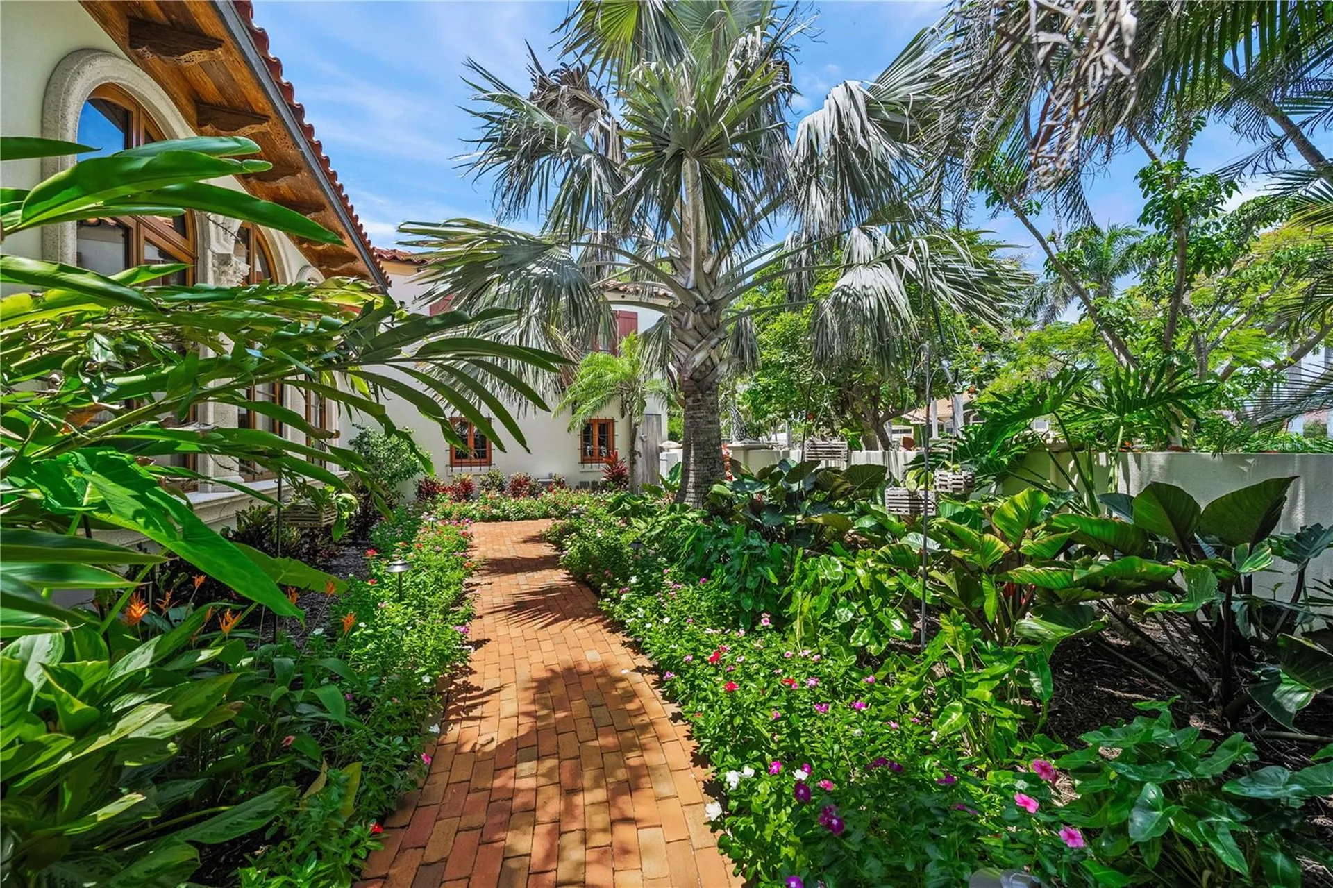 139 S Washington Drive Sarasota FL 34236