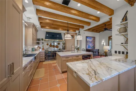 139 S Washington Drive Sarasota FL 34236