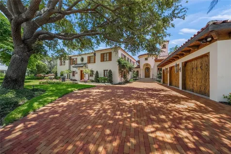 139 S Washington Drive Sarasota FL 34236