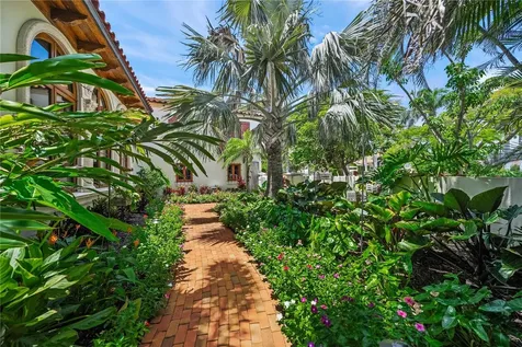 139 S Washington Drive Sarasota FL 34236