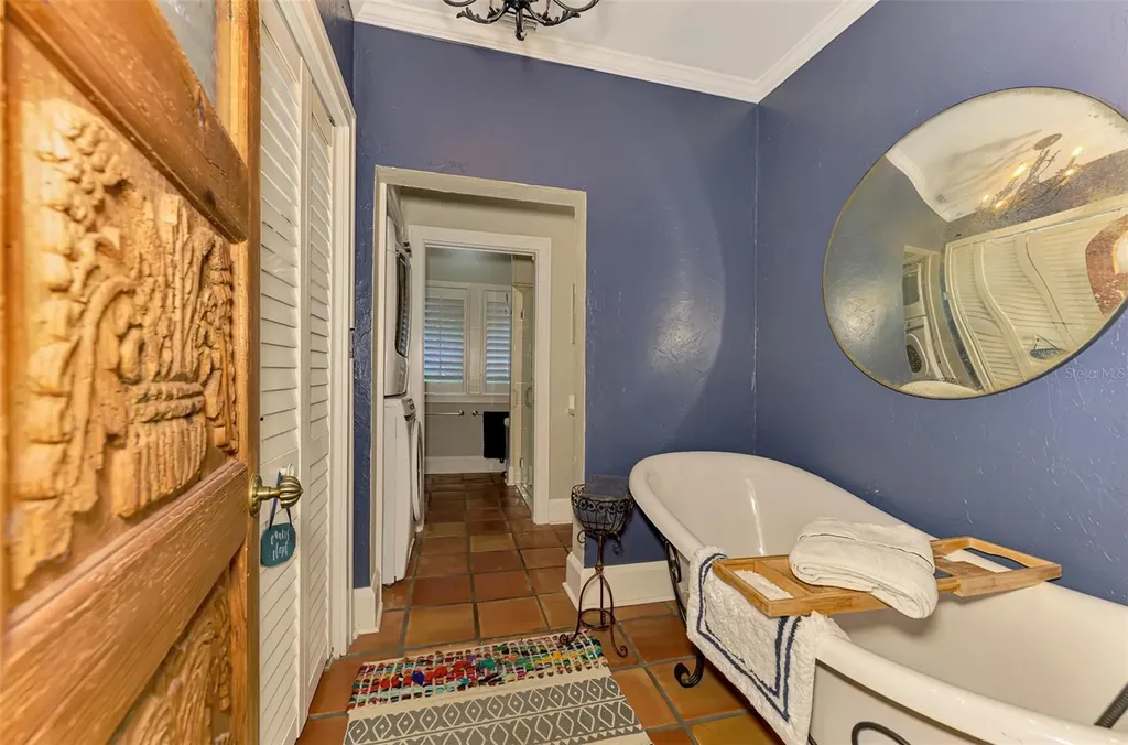 3838 Flores Avenue Sarasota FL 34239