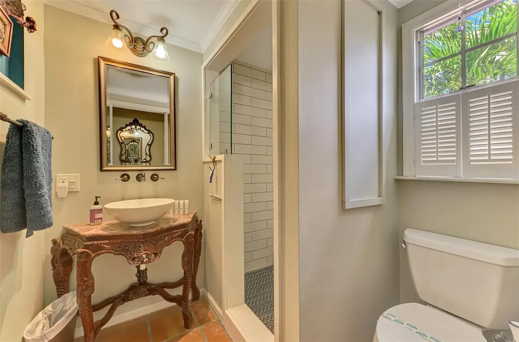 3838 Flores Avenue Sarasota FL 34239