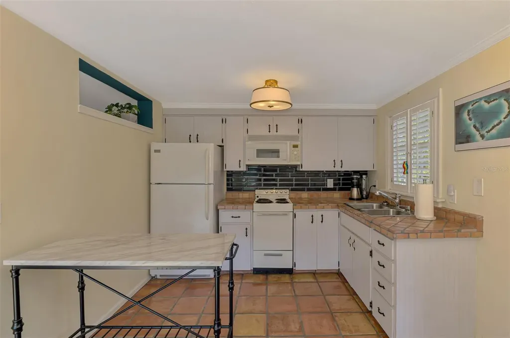 3838 Flores Avenue Sarasota FL 34239