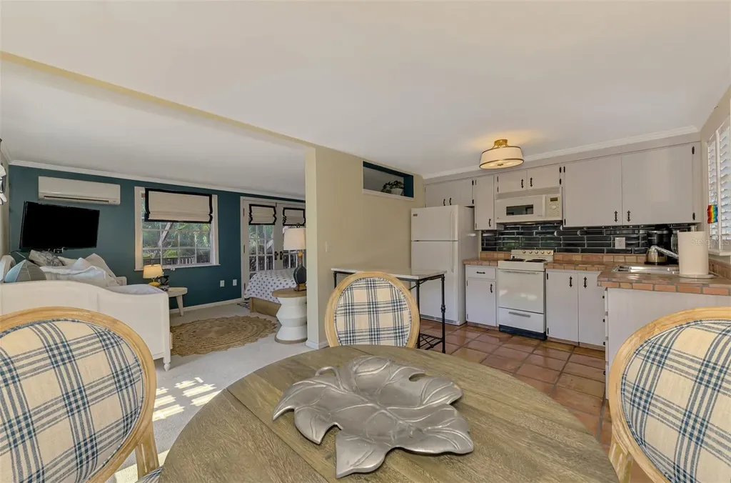 3838 Flores Avenue Sarasota FL 34239
