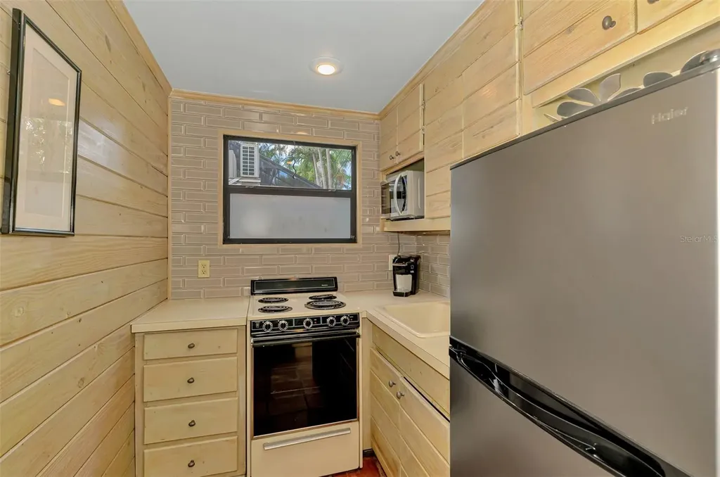 3838 Flores Avenue Sarasota FL 34239