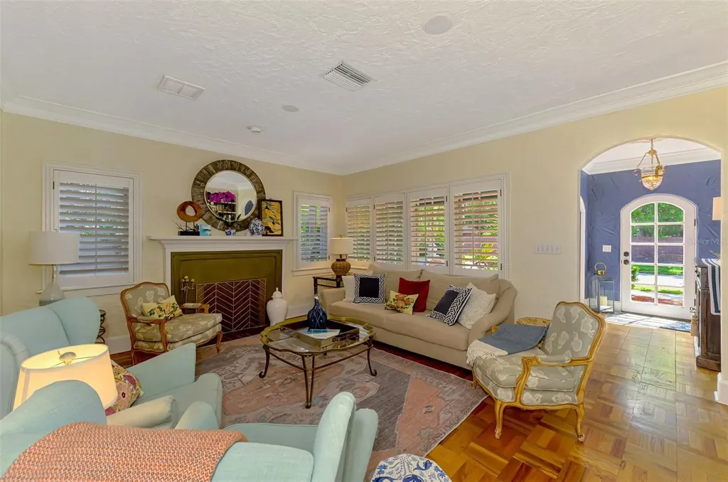 3838 Flores Avenue Sarasota FL 34239