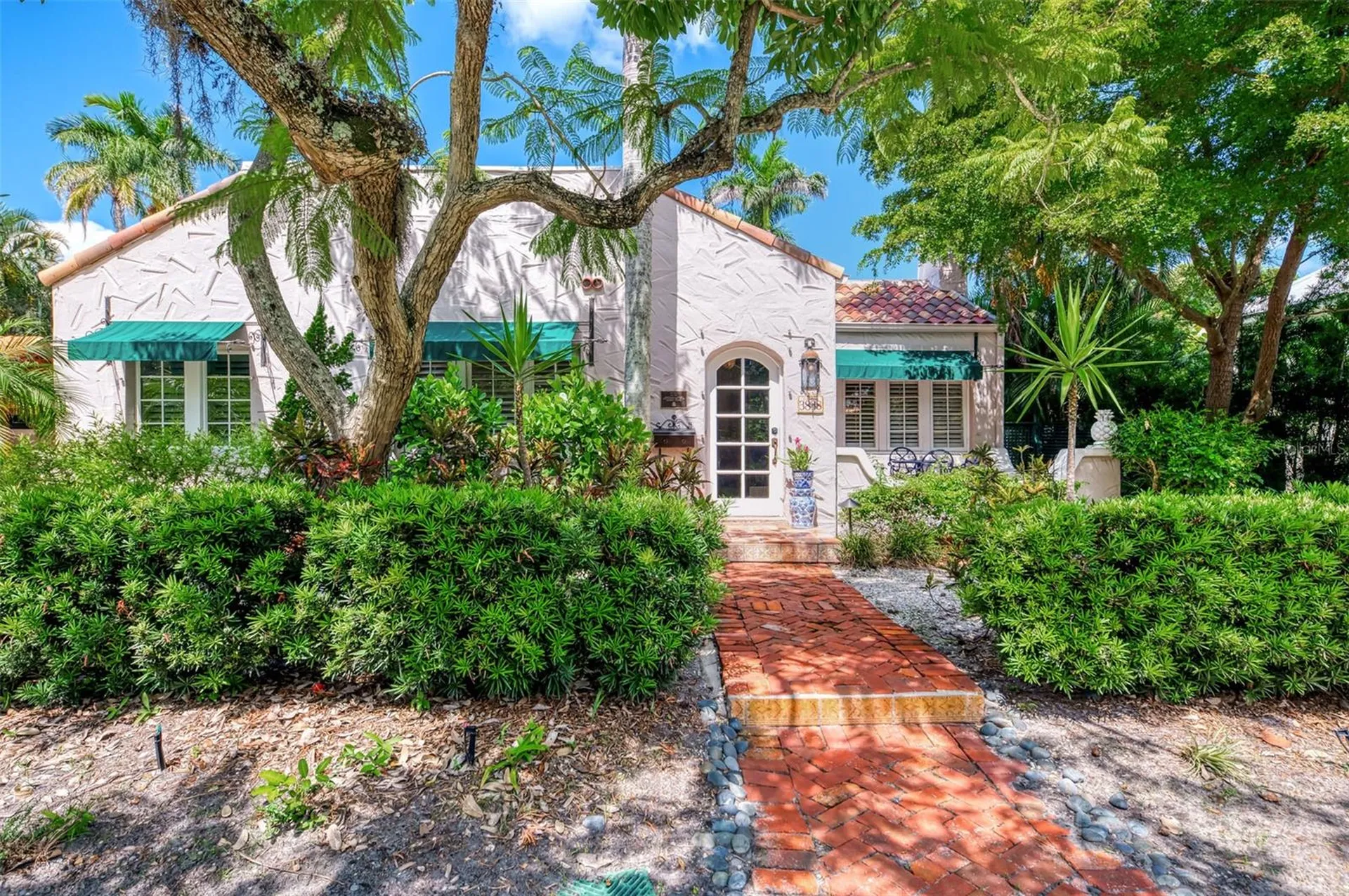 3838 Flores Avenue Sarasota FL 34239