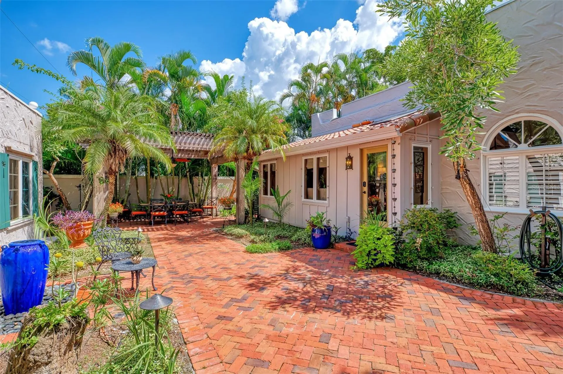 3838 Flores Avenue Sarasota FL 34239