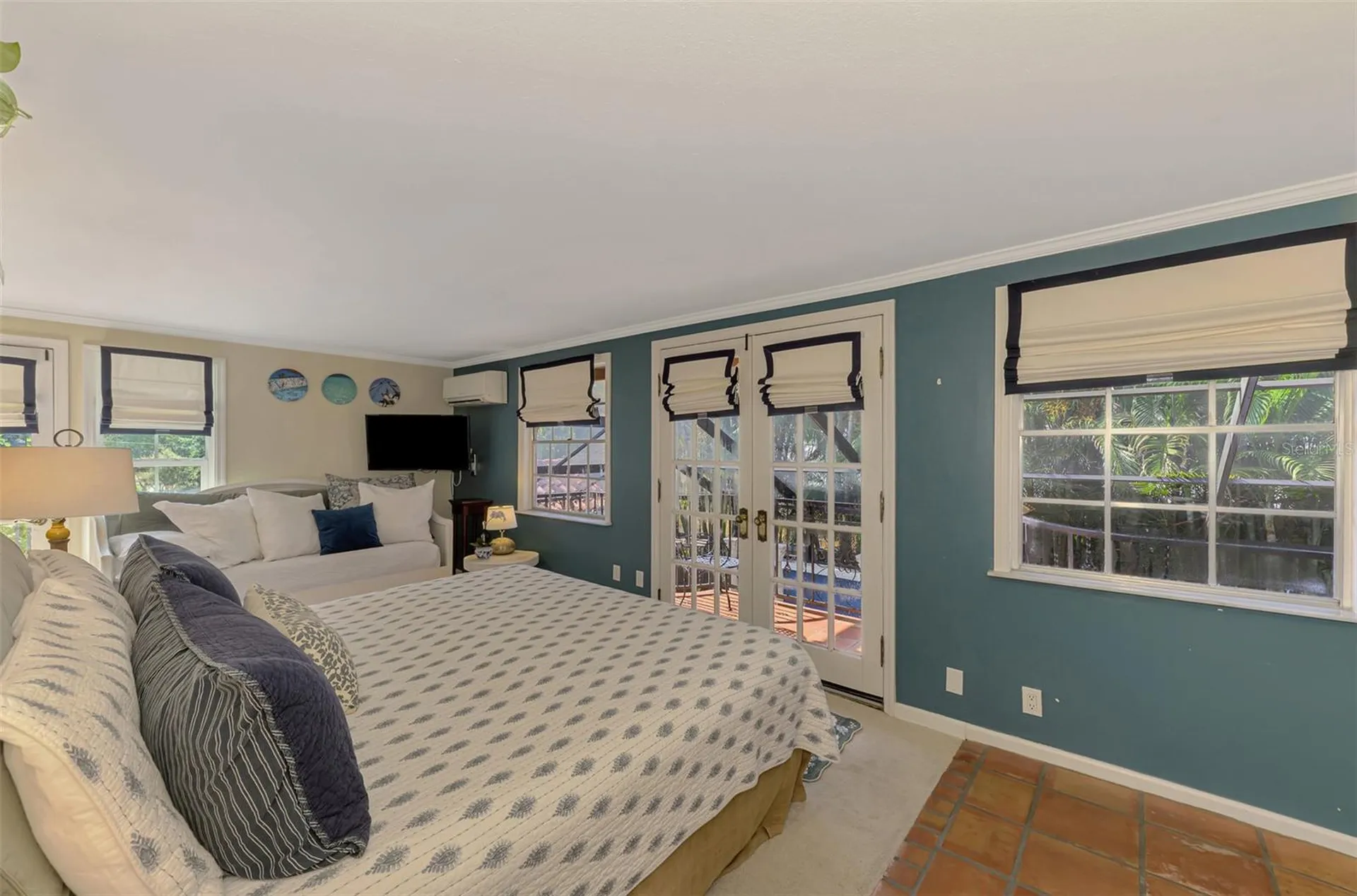 3838 Flores Avenue Sarasota FL 34239