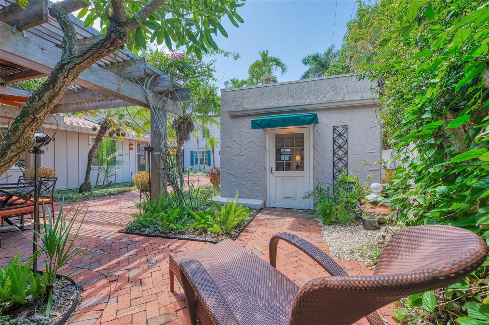 3838 Flores Avenue Sarasota FL 34239