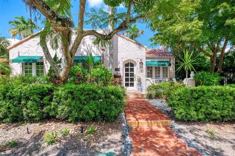 3838 Flores Avenue Sarasota FL 34239