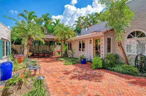 3838 Flores Avenue Sarasota FL 34239