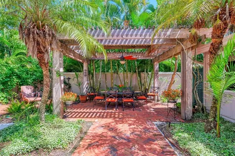 3838 Flores Avenue Sarasota FL 34239