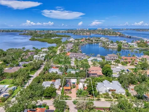 3838 Flores Avenue Sarasota FL 34239