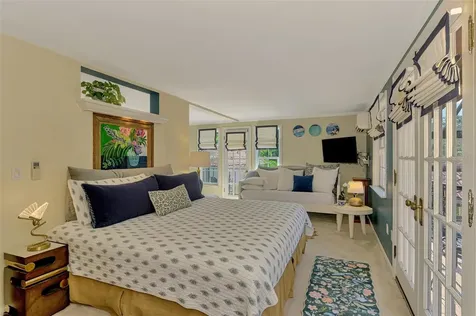 3838 Flores Avenue Sarasota FL 34239