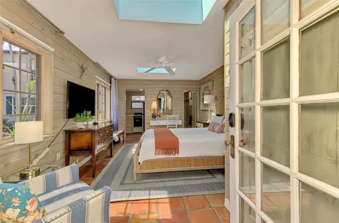 3838 Flores Avenue Sarasota FL 34239