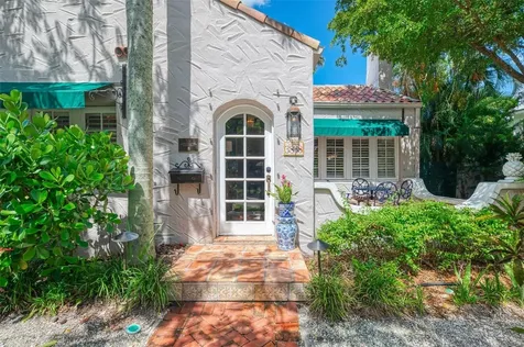 3838 Flores Avenue Sarasota FL 34239