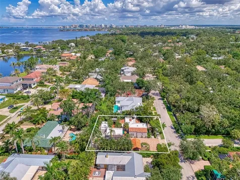 3838 Flores Avenue Sarasota FL 34239