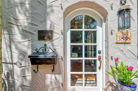 3838 Flores Avenue Sarasota FL 34239