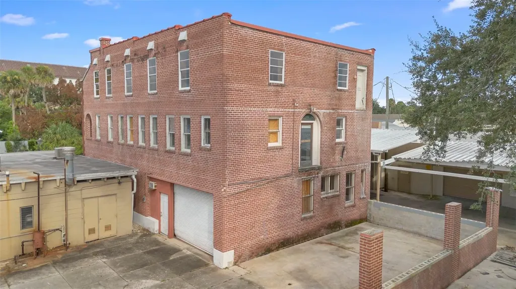 204 Magnolia Street New Smyrna Beach FL 32168