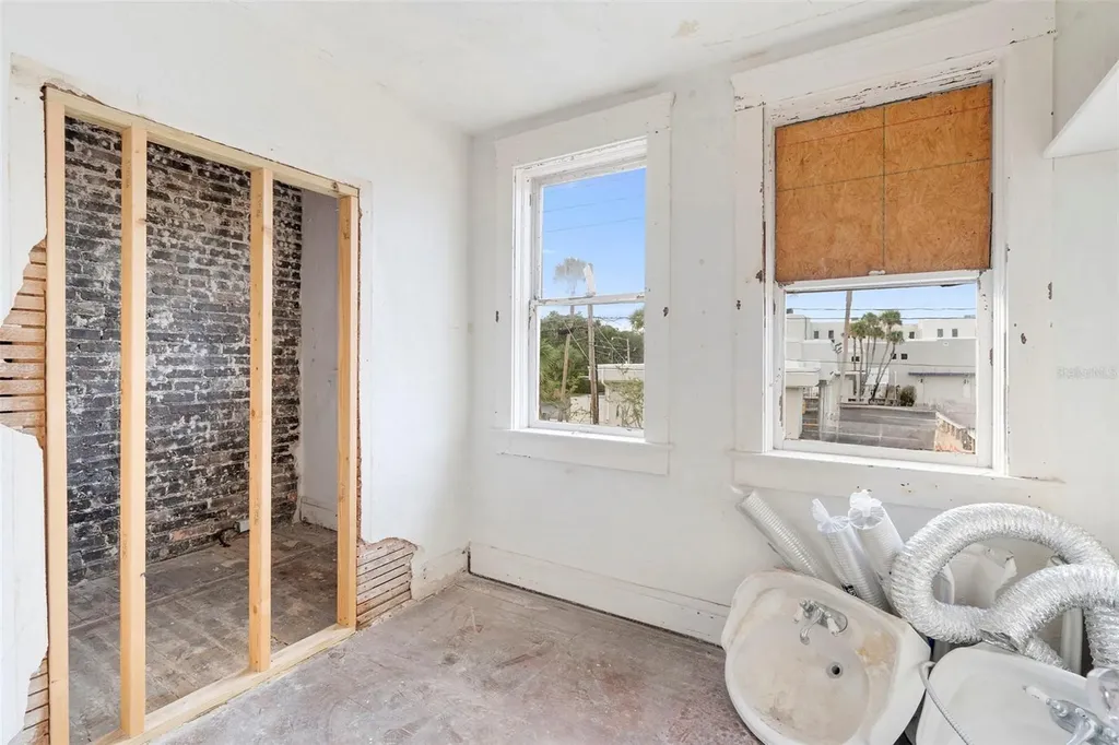 204 Magnolia Street New Smyrna Beach FL 32168