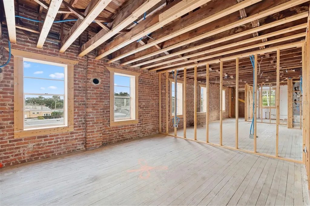 204 Magnolia Street New Smyrna Beach FL 32168