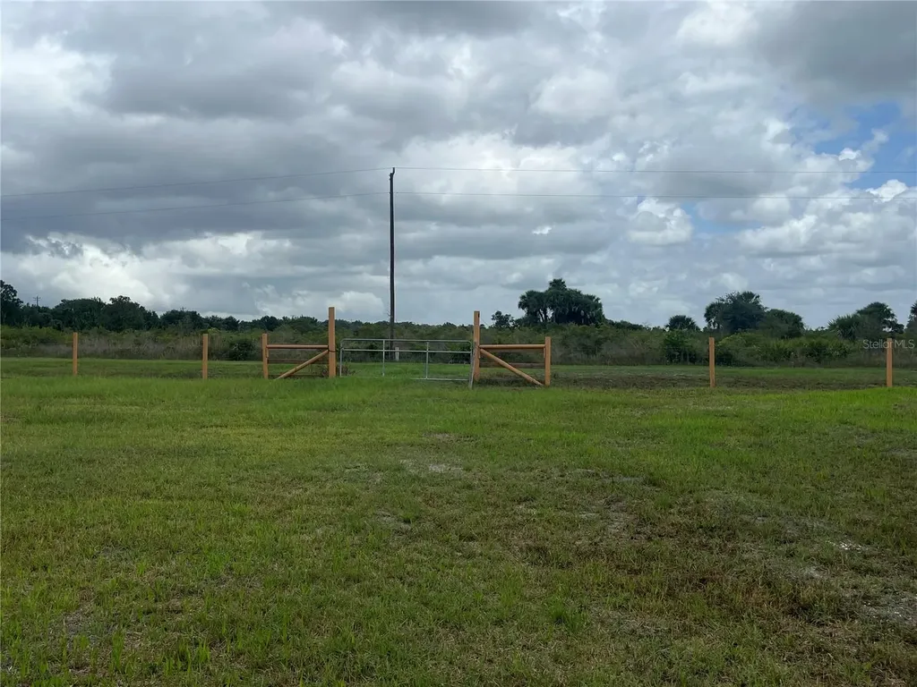 19092 NW 250th Street Okeechobee FL 34972
