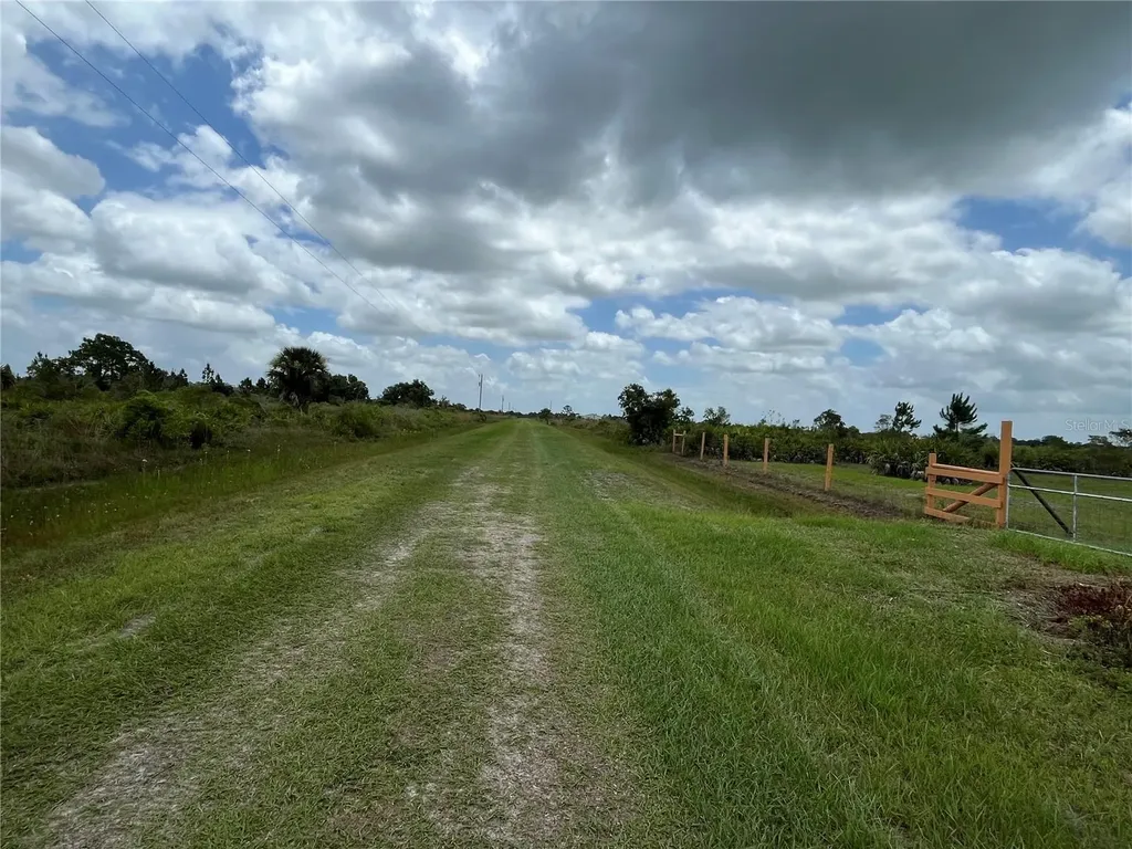 19092 NW 250th Street Okeechobee FL 34972