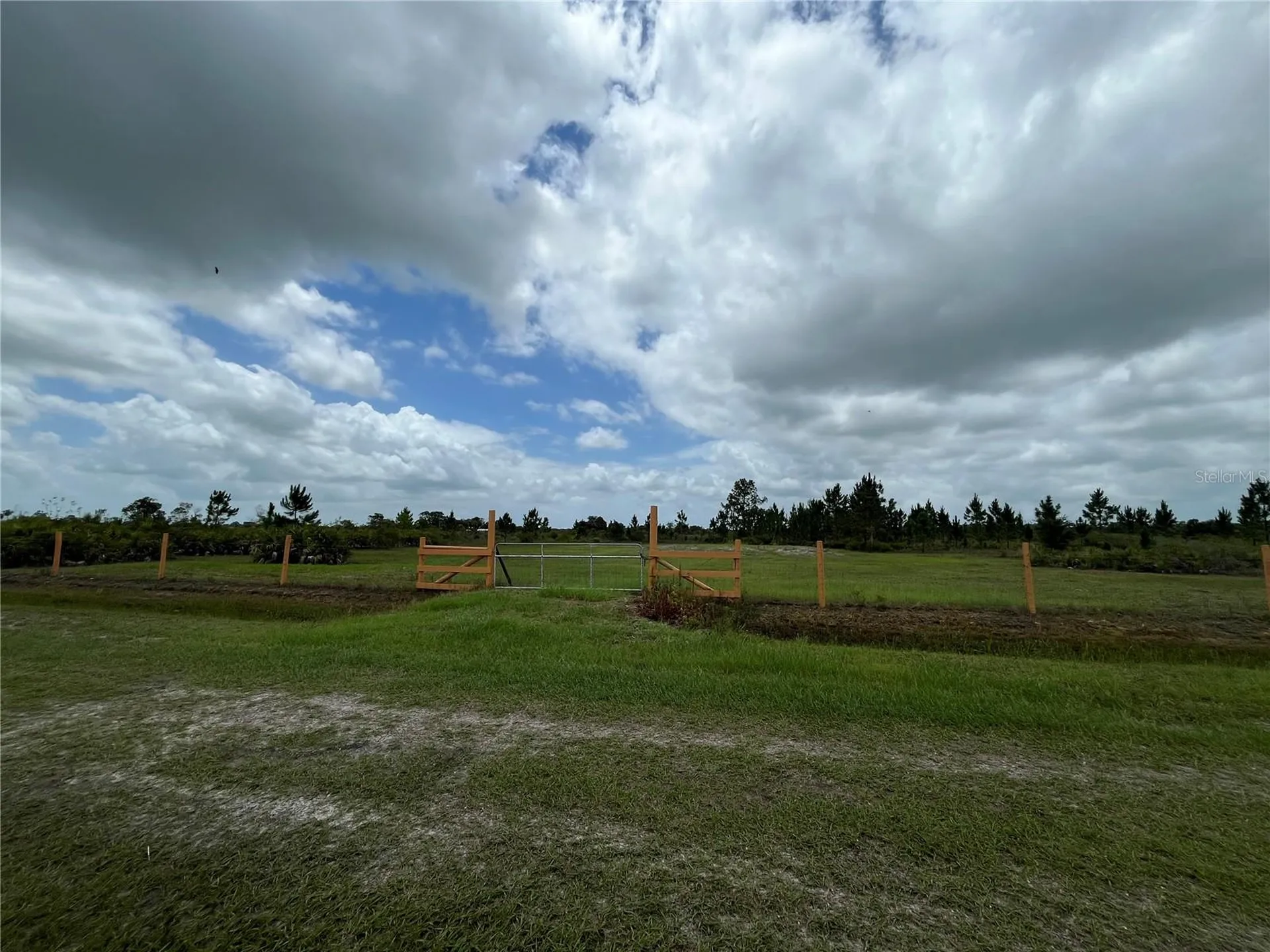 19092 NW 250th Street Okeechobee FL 34972