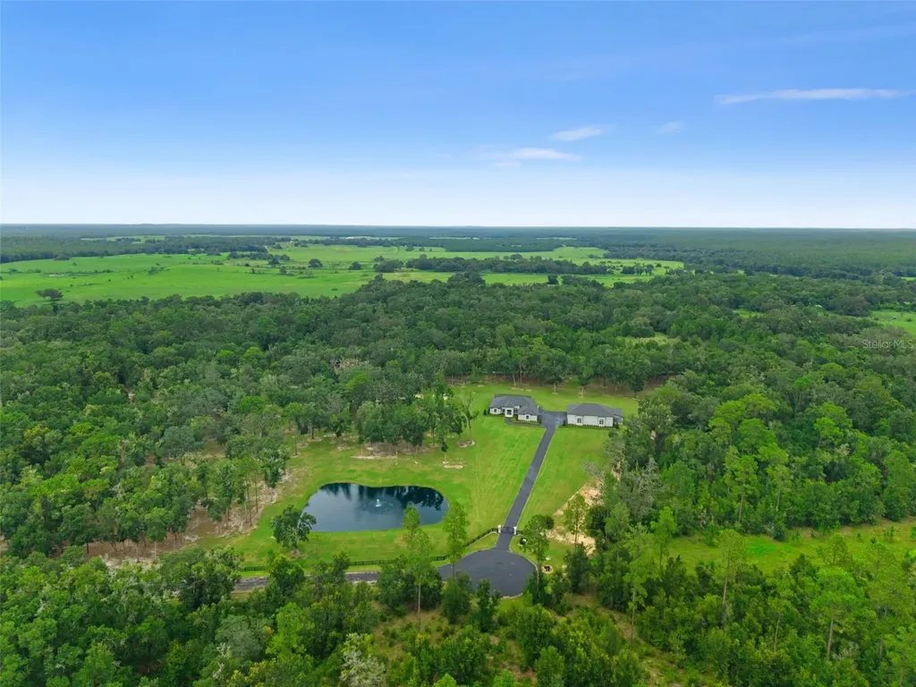 1825 W Oak Valley Court Homosassa FL 34446