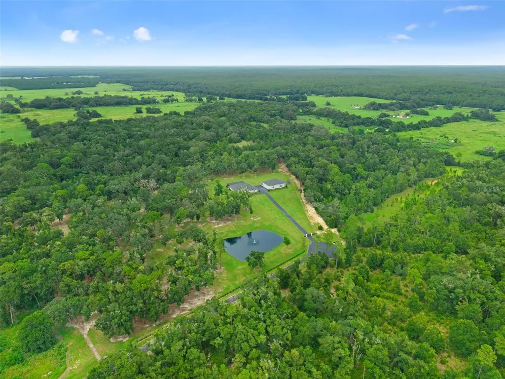 1825 W Oak Valley Court Homosassa FL 34446